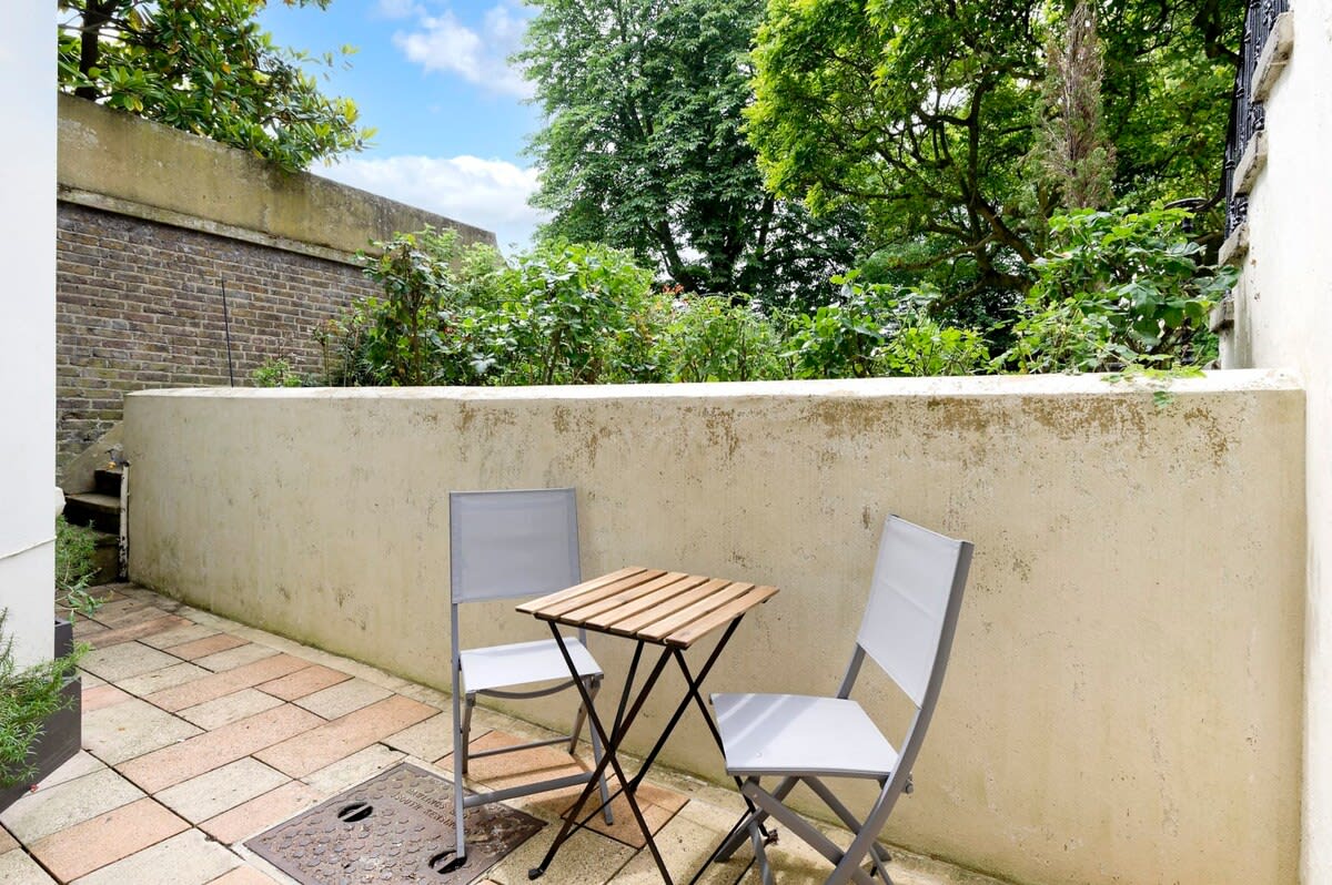 Spacious Studio Flat, Holland Park in 85 Holland Park W11 3RZ - Property image 5 - VivreStays