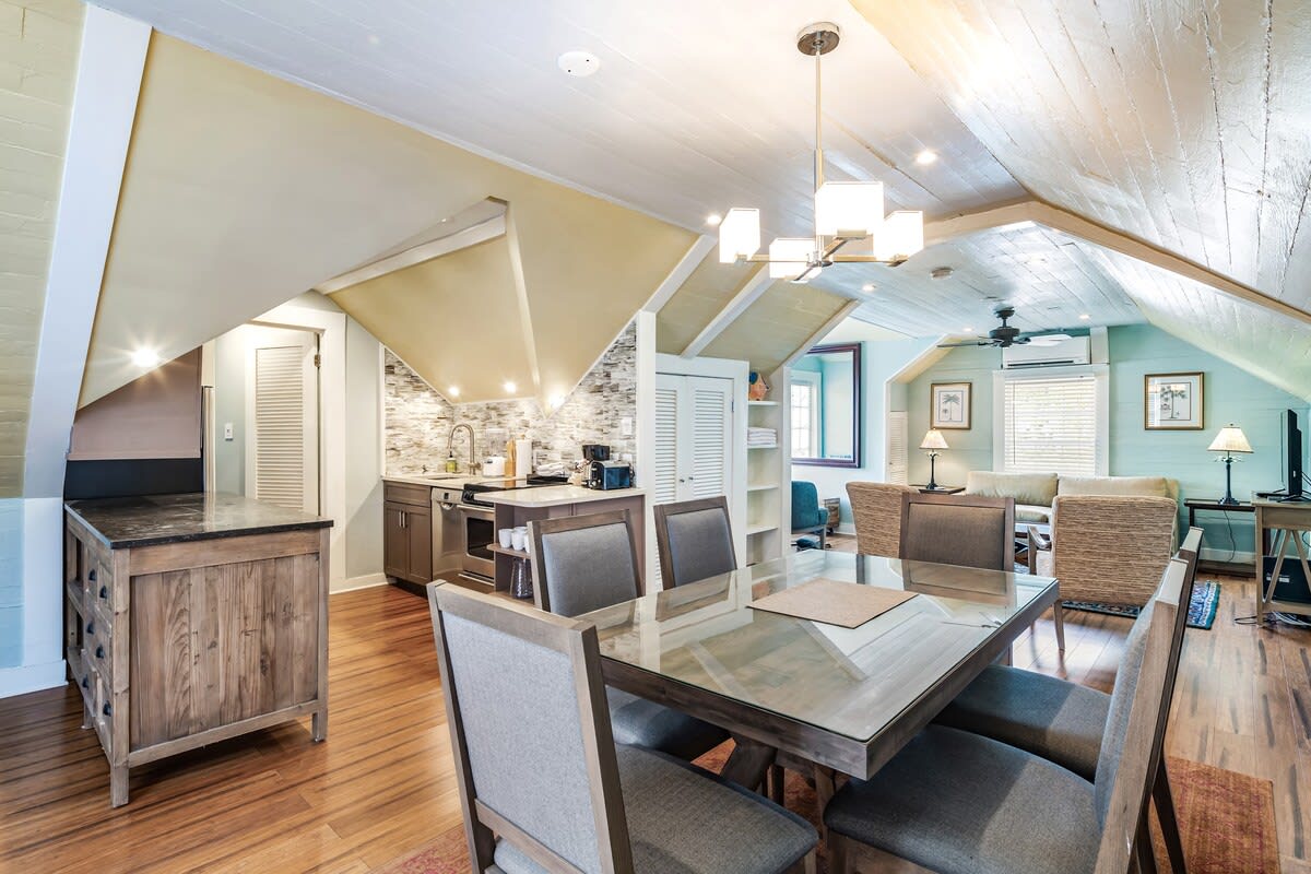 Sky Loft - Steps from Duval Street & Shared Pool — Key West, FL — vacation rental