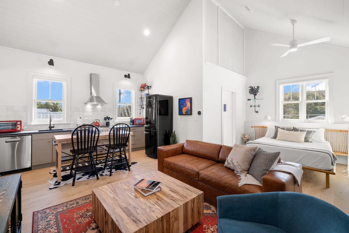 Casa Romeo | Gorgeous Ybor Apt, Steps to 7th Ave — Tampa, FL — vacation rental