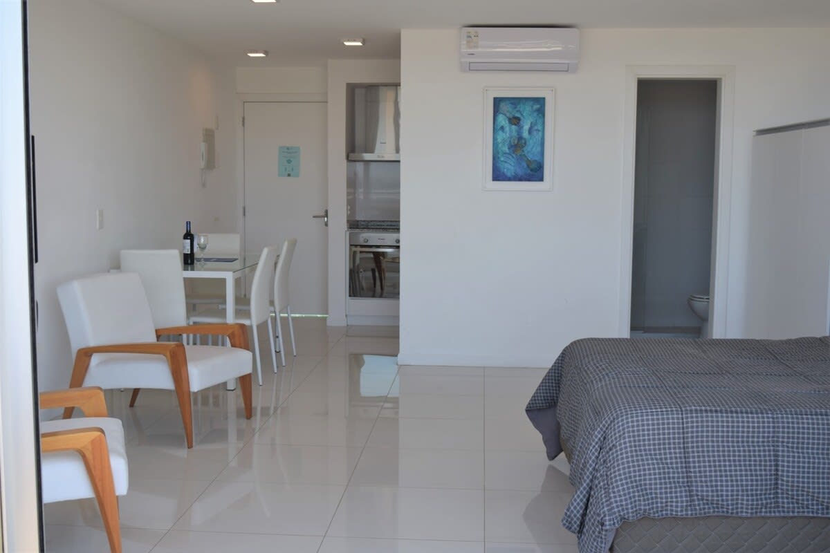 Foto principal de Monoambiente acogedor con una vista increíble al mar en Punta Ballena · Uruguay