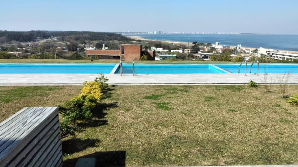 View 10