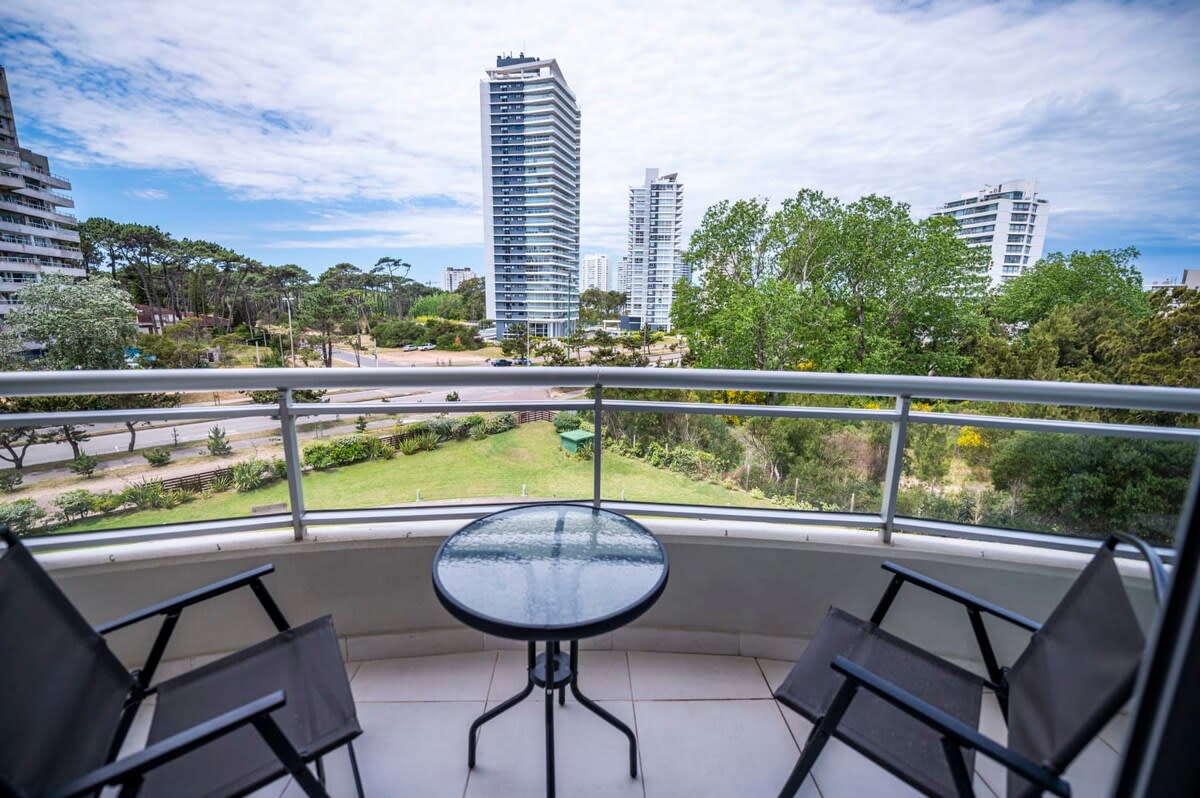 Foto de Amplio 1 dorm. con servicios (Ocean Dr.) en Punta del Este