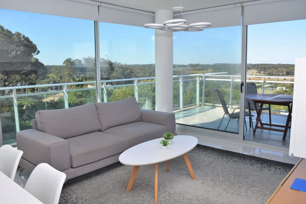 Foto principal de Departamento de 2 dormitorios con vista al mar en Punta Ballena · Uruguay