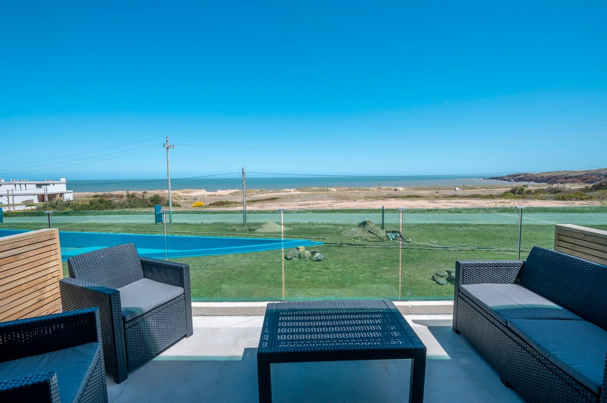 Foto principal de Monoambiente frente al mar con vista SYRAH en Punta Ballena · Uruguay