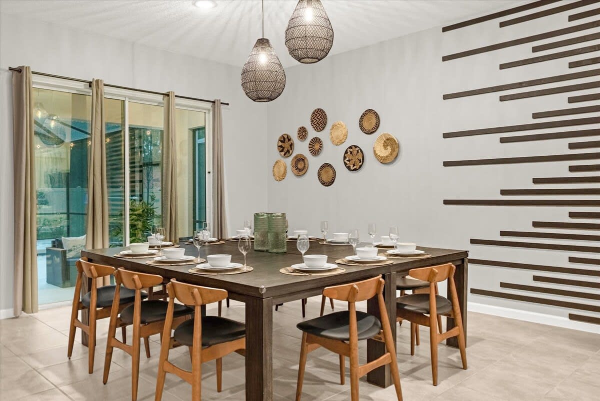 Large Capacity Dining Table