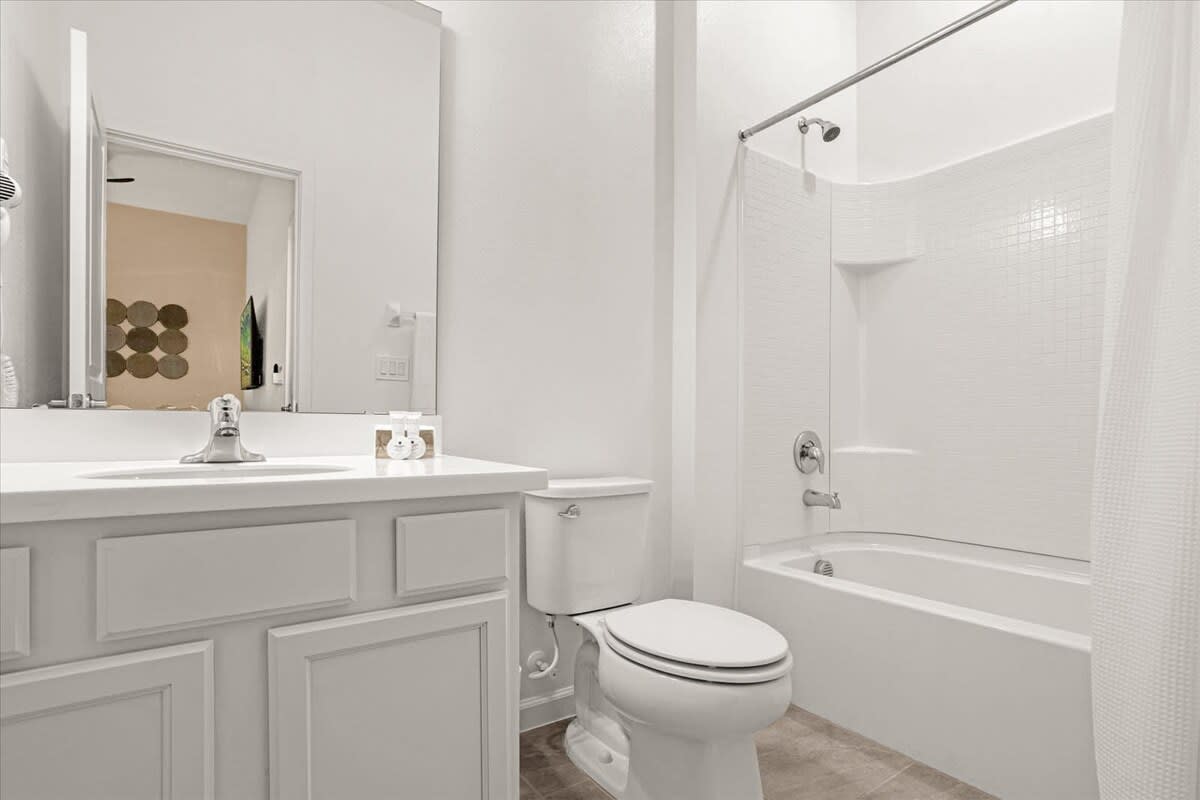 King Bedroom Ensuite