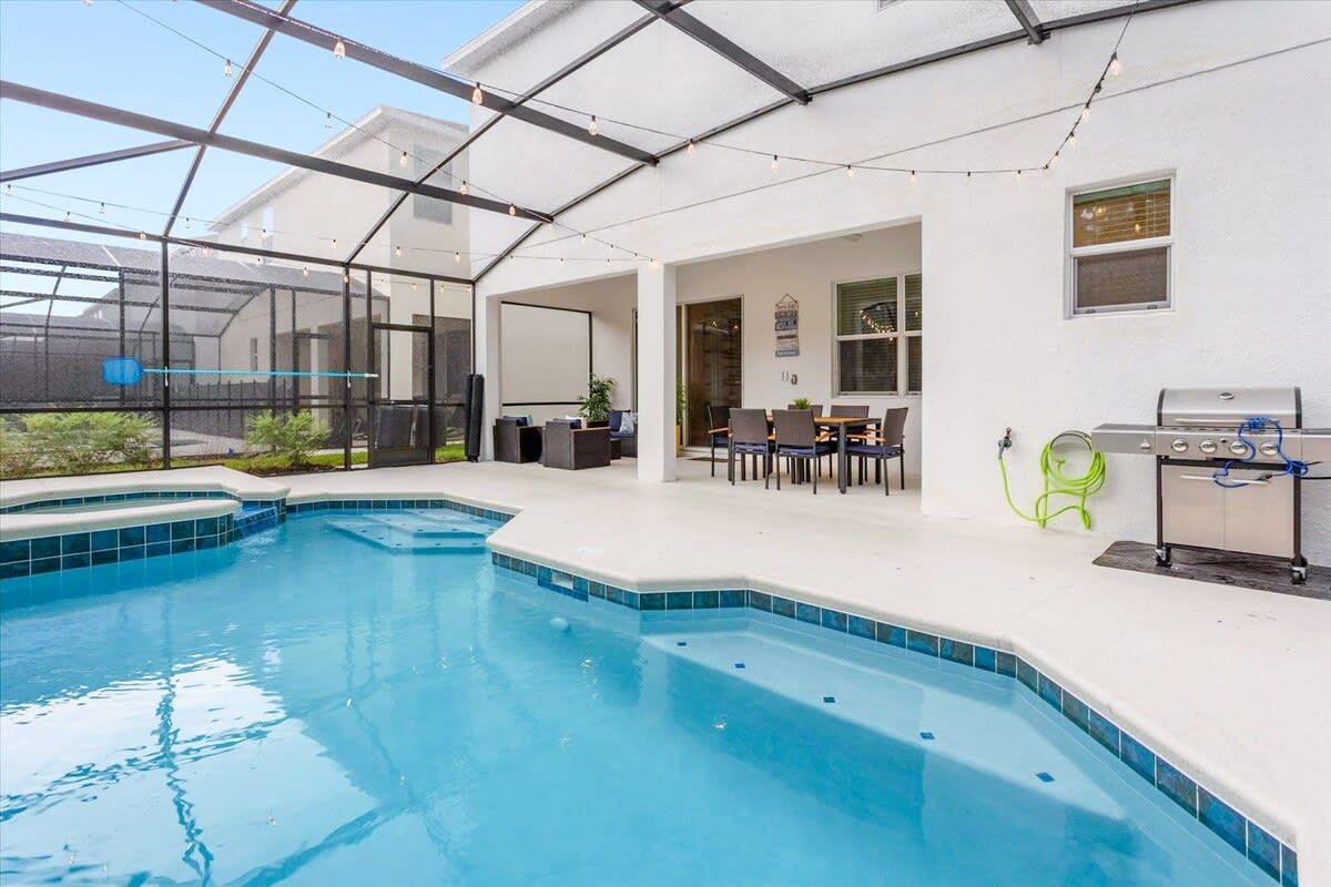 Private Swimming Pool and Hot Tub with Patio Lounge and BBQ Grill