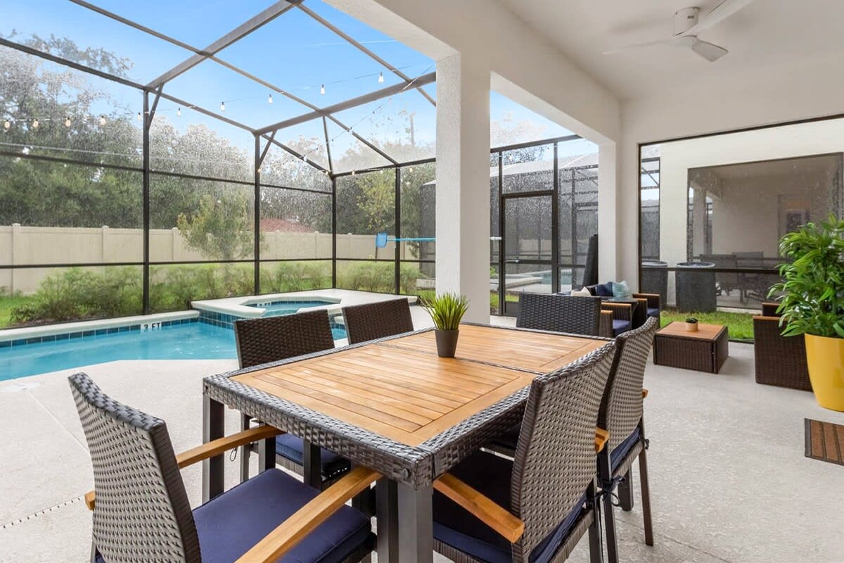 Poolside Dining Option with BBQ Grill