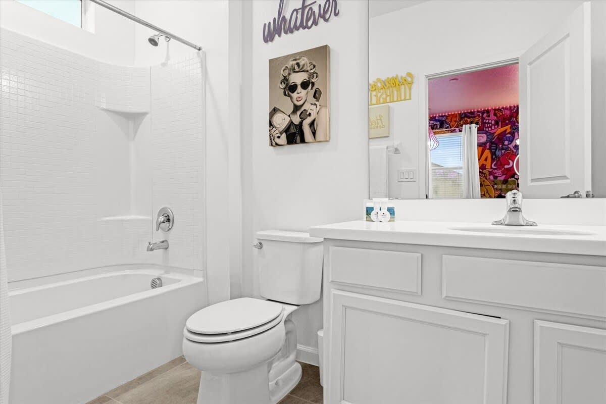 2 Twin Bed Ensuite Bathroom