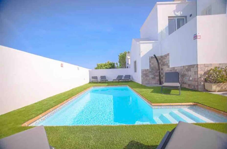 Villa Renata with private heated pool and hot tub — Puerto del Carmen, Canary Islands — vacation rental