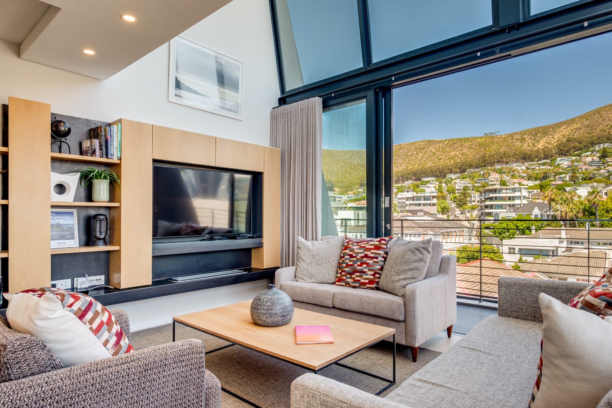 A closer look at Cape Town Scandinavian Penthouse View