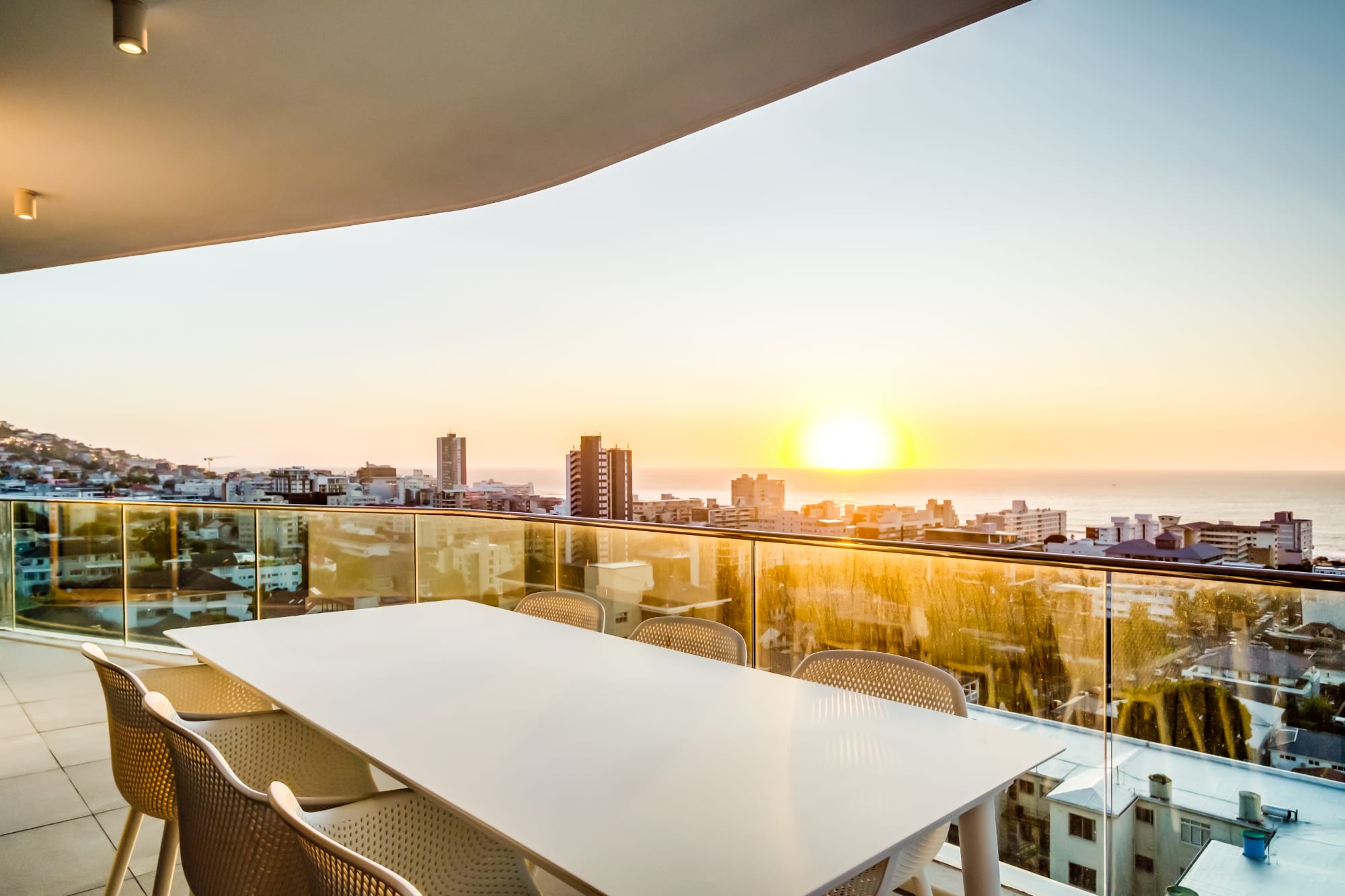 Similar Property Penthouse in Sea Point with Unbelievable Views Attique Vue
