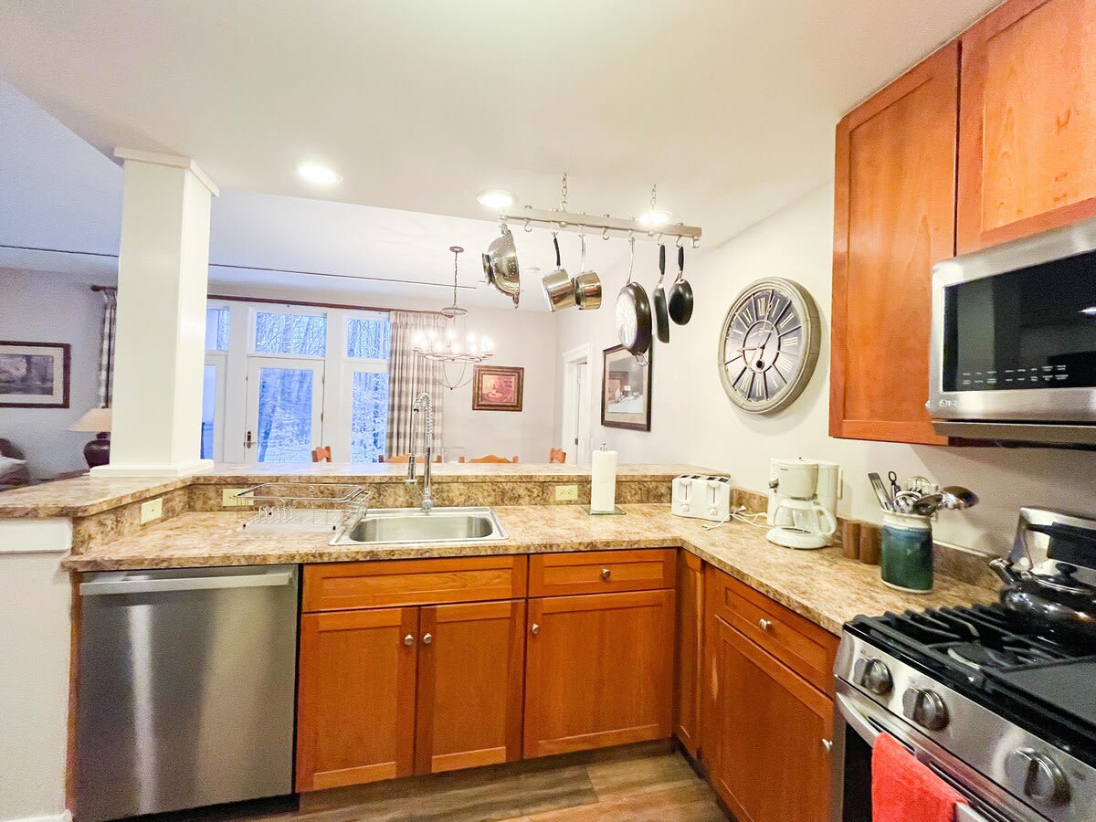 Luxury Mtn. Condo w/ 2 King Beds 4 Miles to Okemo Open Doors Vacation