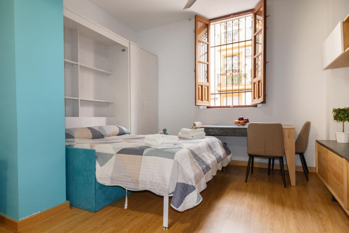 Cozy and Equipped in the Heart of Seville's Old Town