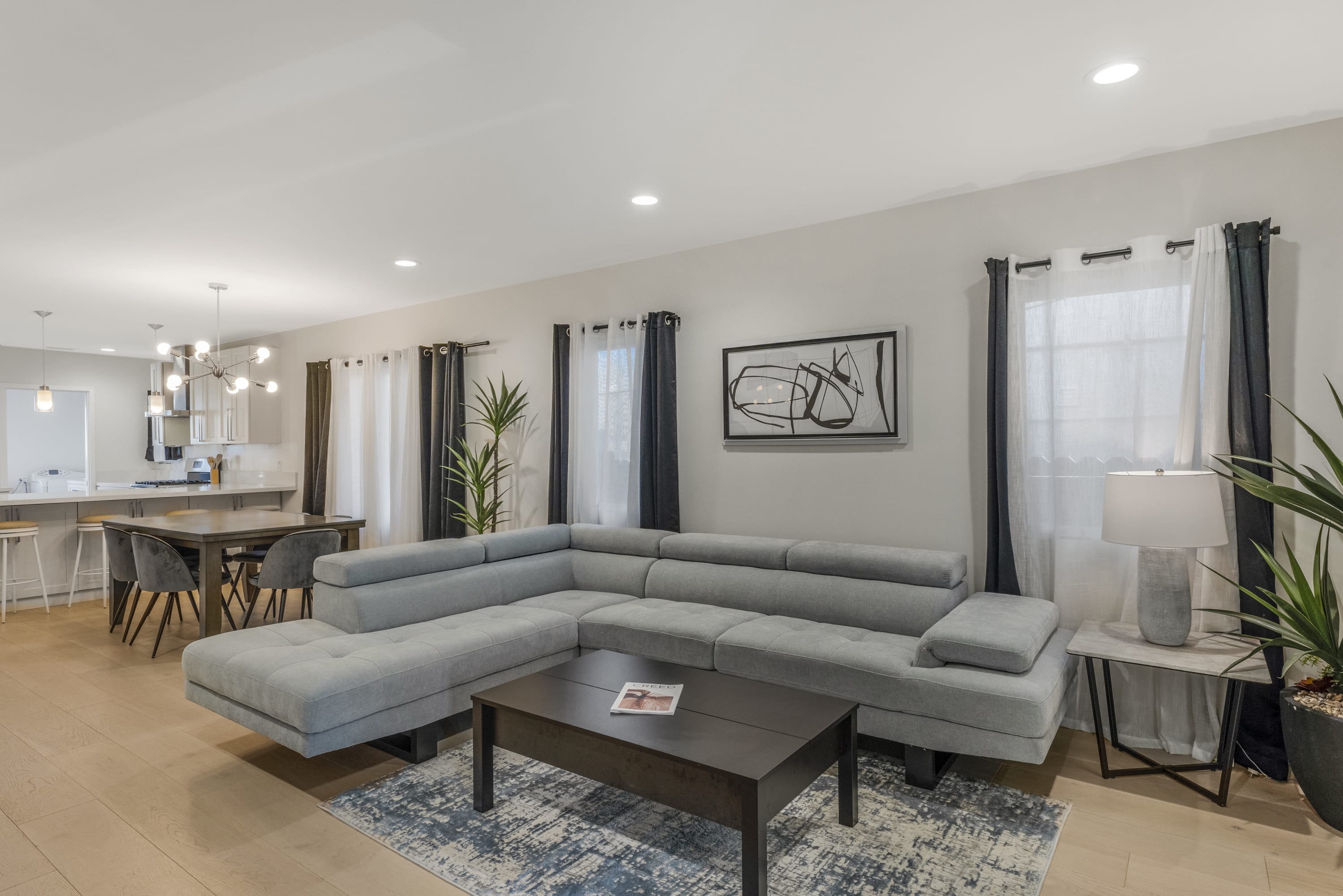 Charming Backyard Oasis And Modern Amenities - Delightful Getaway - Long Beach, CA