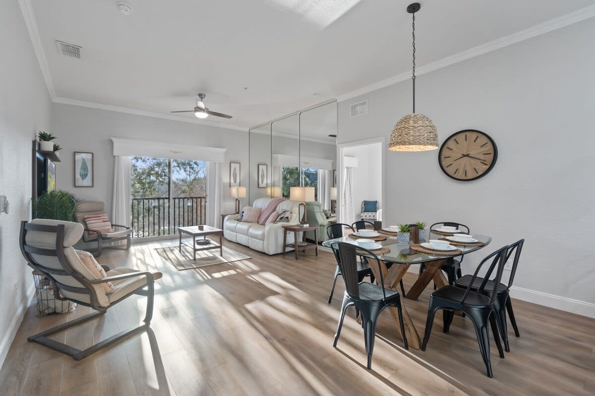 Bahama Bay beautiful upgraded huge unit