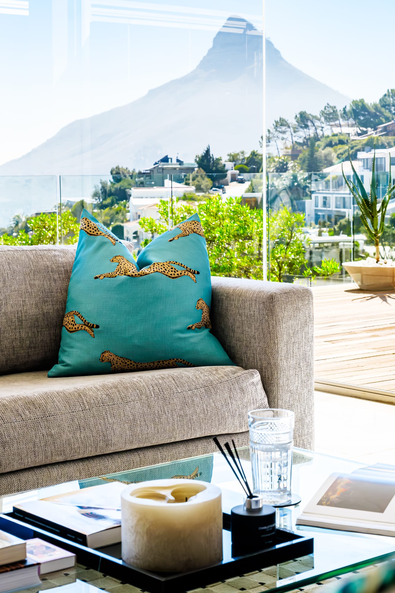 Exceptionally Unique Magnum Villa w Sea Views 8