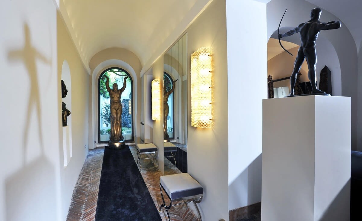 La Palazzina Santa Dorotea, splendid Rome Townhouse with courtyard garden — Roma, Lazio — vacation rental