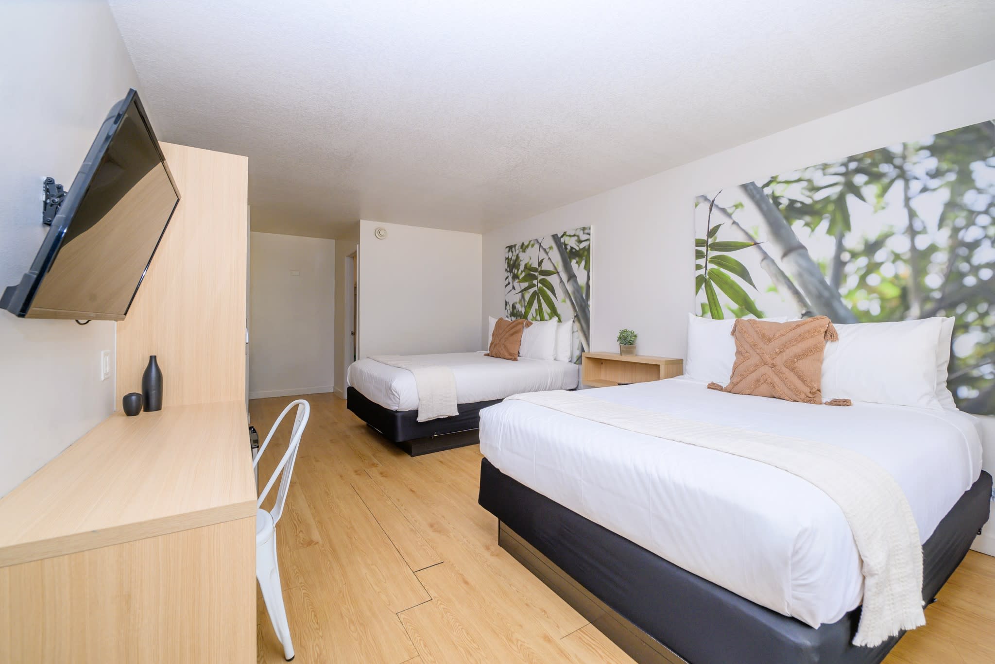 Upstay Studio Apartment w Pool near Disney World 6