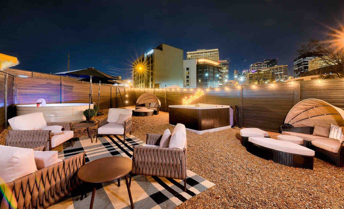 New-14 Beds! Walk to broadway|Private Hot Tub/Pool — Nashville, TN — vacation rental