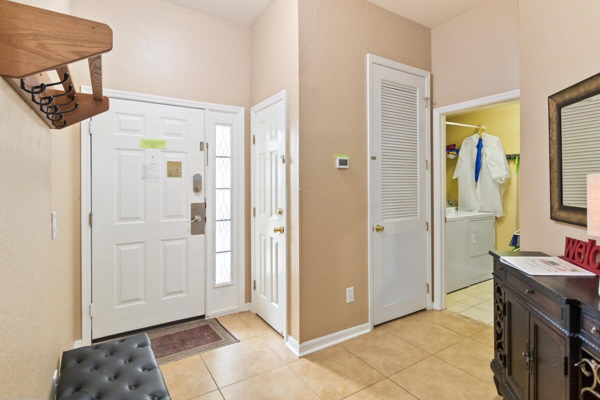 2BR condo in Bahama Bay ground floor big patio - Photo 9