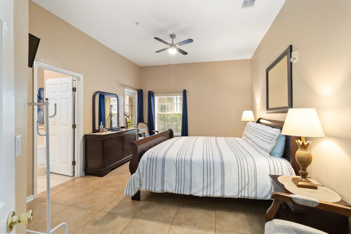 2BR condo in Bahama Bay ground floor big patio - Photo 4
