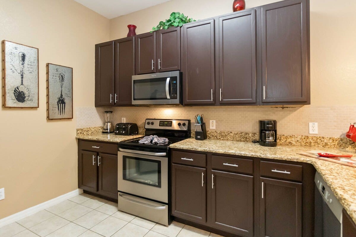 2BR condo in Bahama Bay ground floor big patio - Photo 12