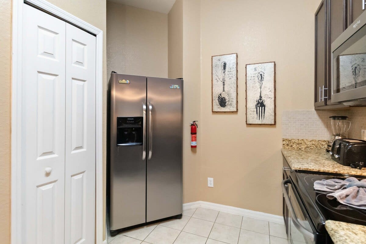2BR condo in Bahama Bay ground floor big patio - Photo 13