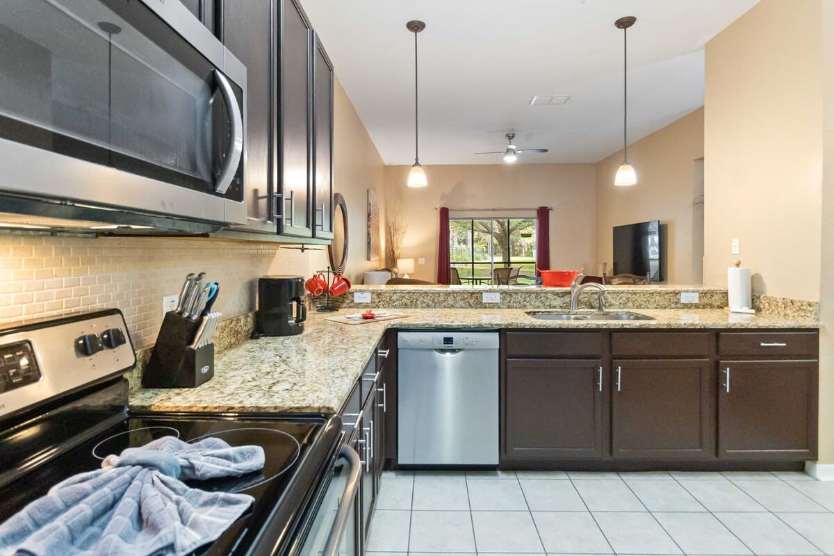 2BR condo in Bahama Bay ground floor big patio - Photo 14