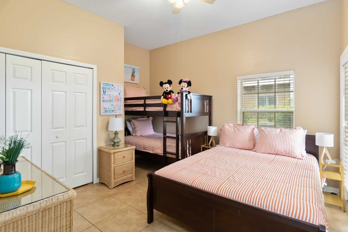 2BR condo in Bahama Bay ground floor big patio - Photo 5