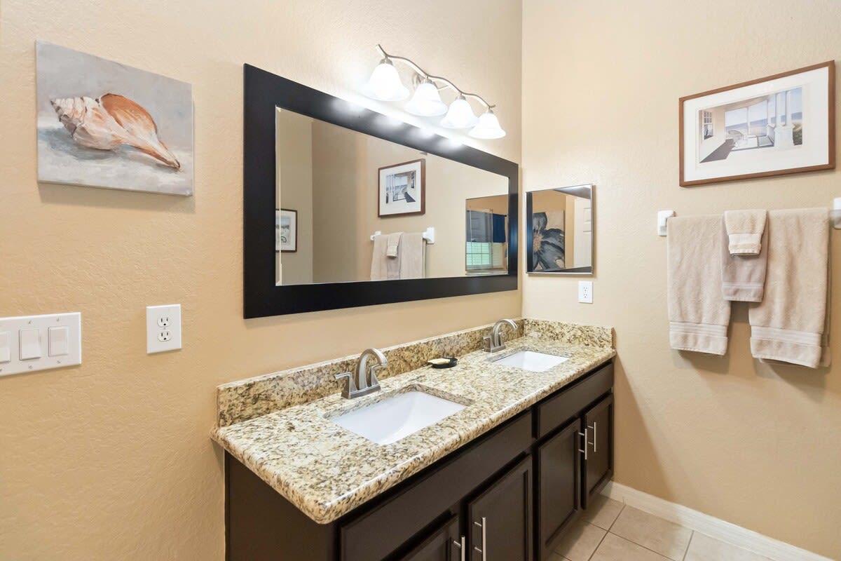 2BR condo in Bahama Bay ground floor big patio - Photo 23