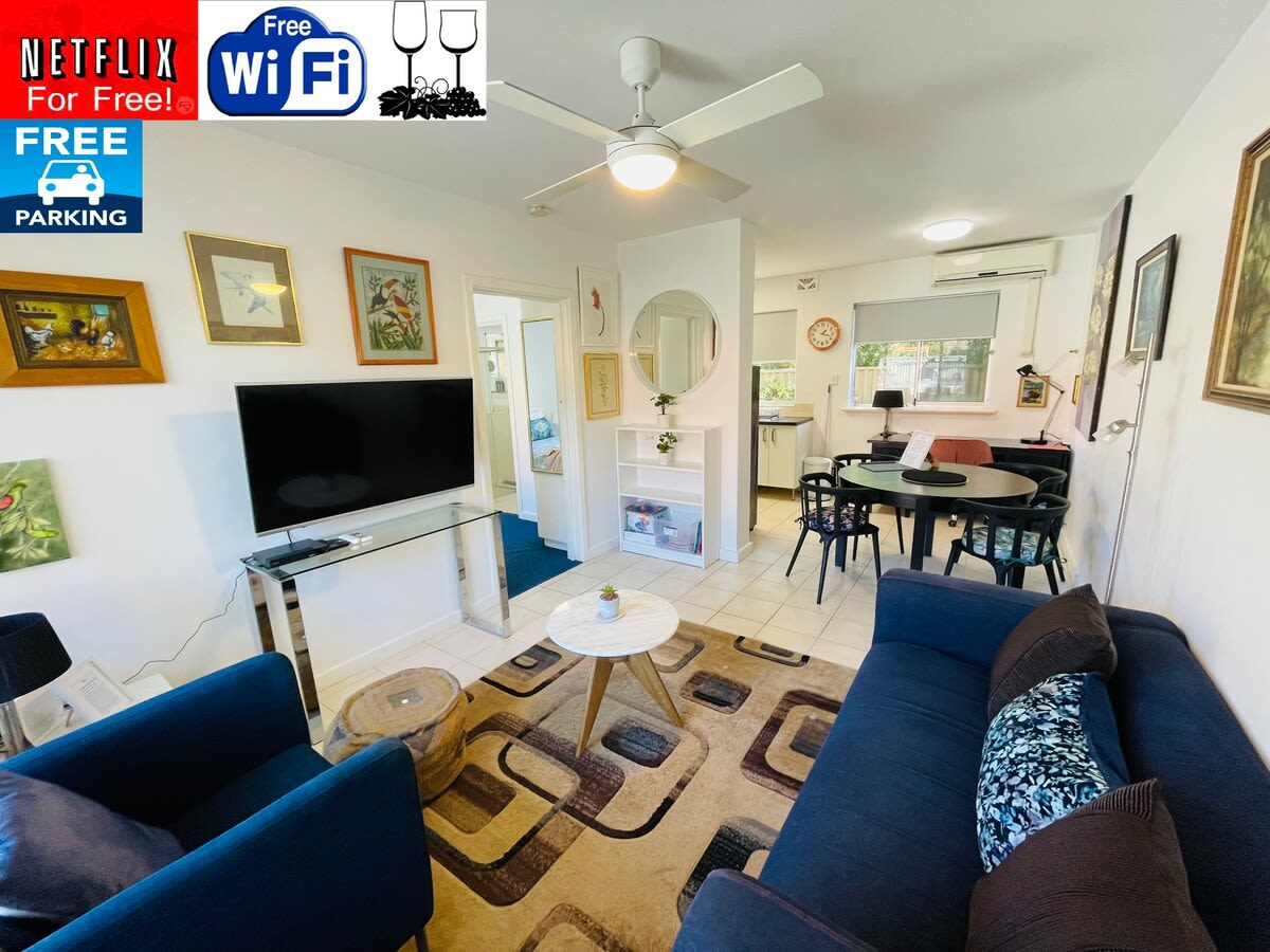 TOP LOCATION CONVENIENT QUIET WIFI NETFLIX WINE - Photo 1