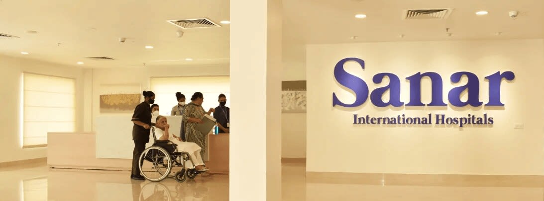 Sanar International Hospital is about 2 minutes away from your location.