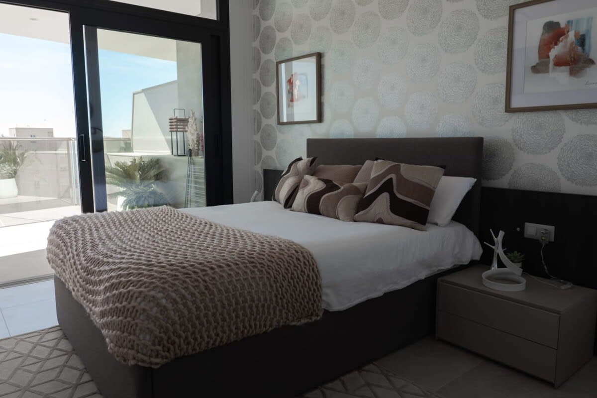 Av. República Argentina, 17, 1 1, 03502 Benidorm, Alicante, Spain