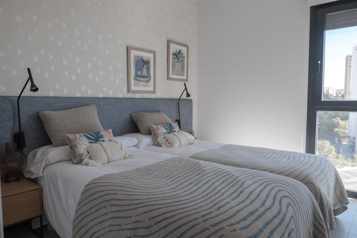 Av. República Argentina, 17, 1 1, 03502 Benidorm, Alicante, Spain