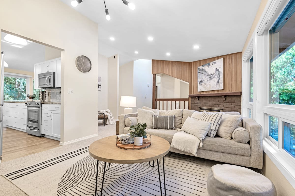 Multi Functional Family Home In Redmond And Only Four Mins To Msft - Redmond, WA