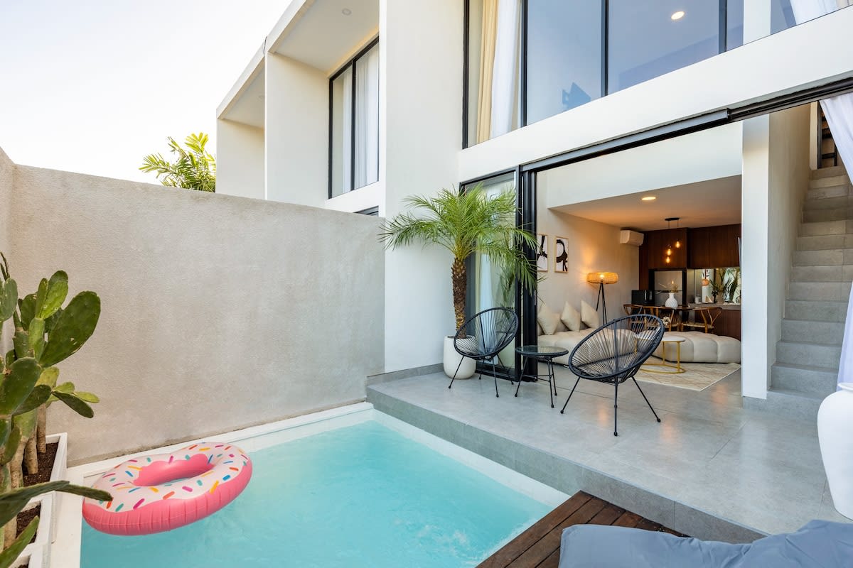 4 mins to beach/Finns/Atlas - 1 Bd LUXE Pool Loft — Kecamatan Kuta Utara, Bali — vacation rental