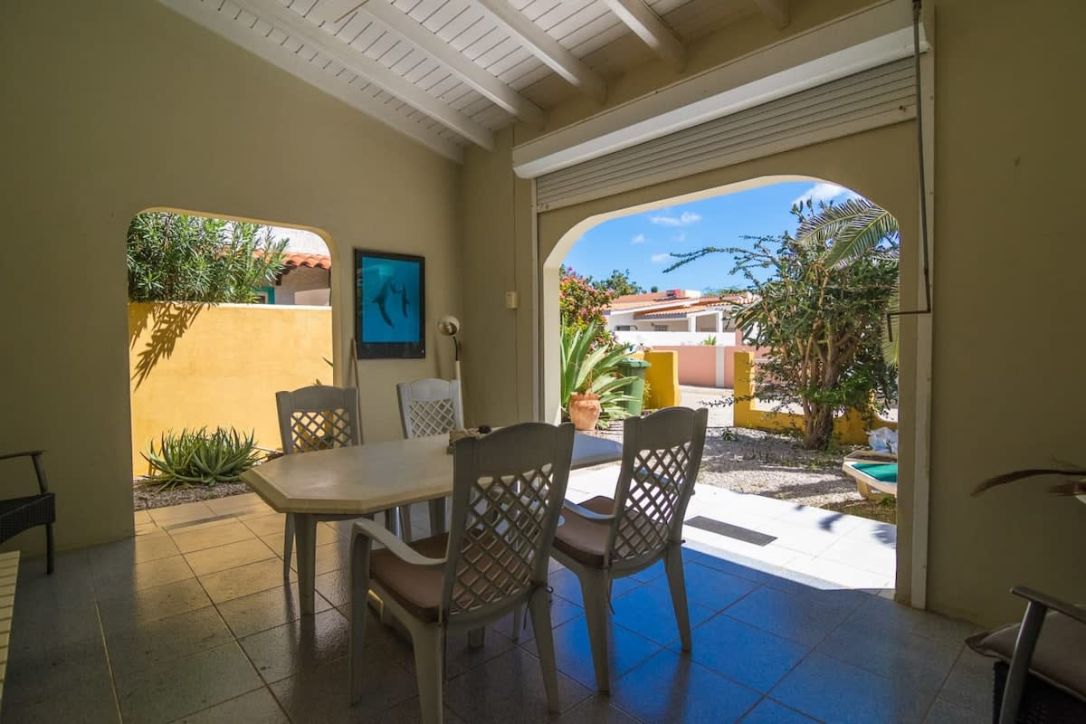 28 Makambaplein, Kralendijk, Caribbean Netherlands