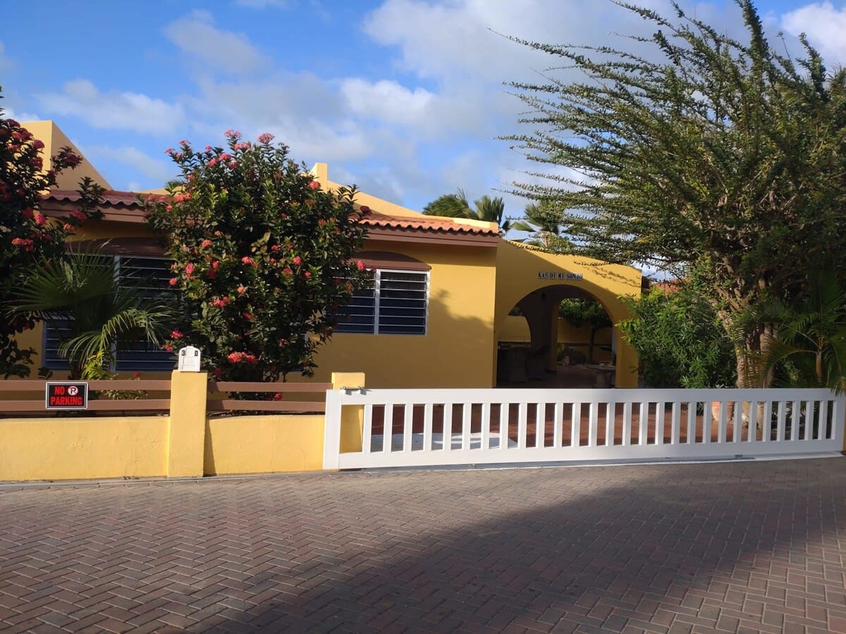 30 Makambaplein, Kralendijk, Caribbean Netherlands