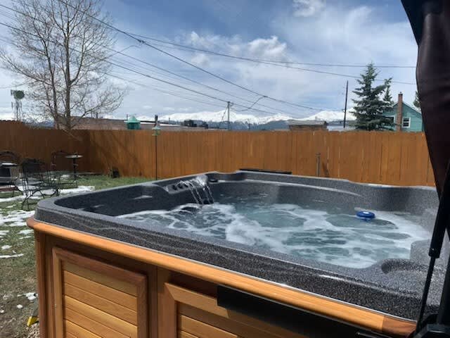 Cozy 3BR - Hot Tub, 1 Block from Main St. — Leadville, CO — vacation rental