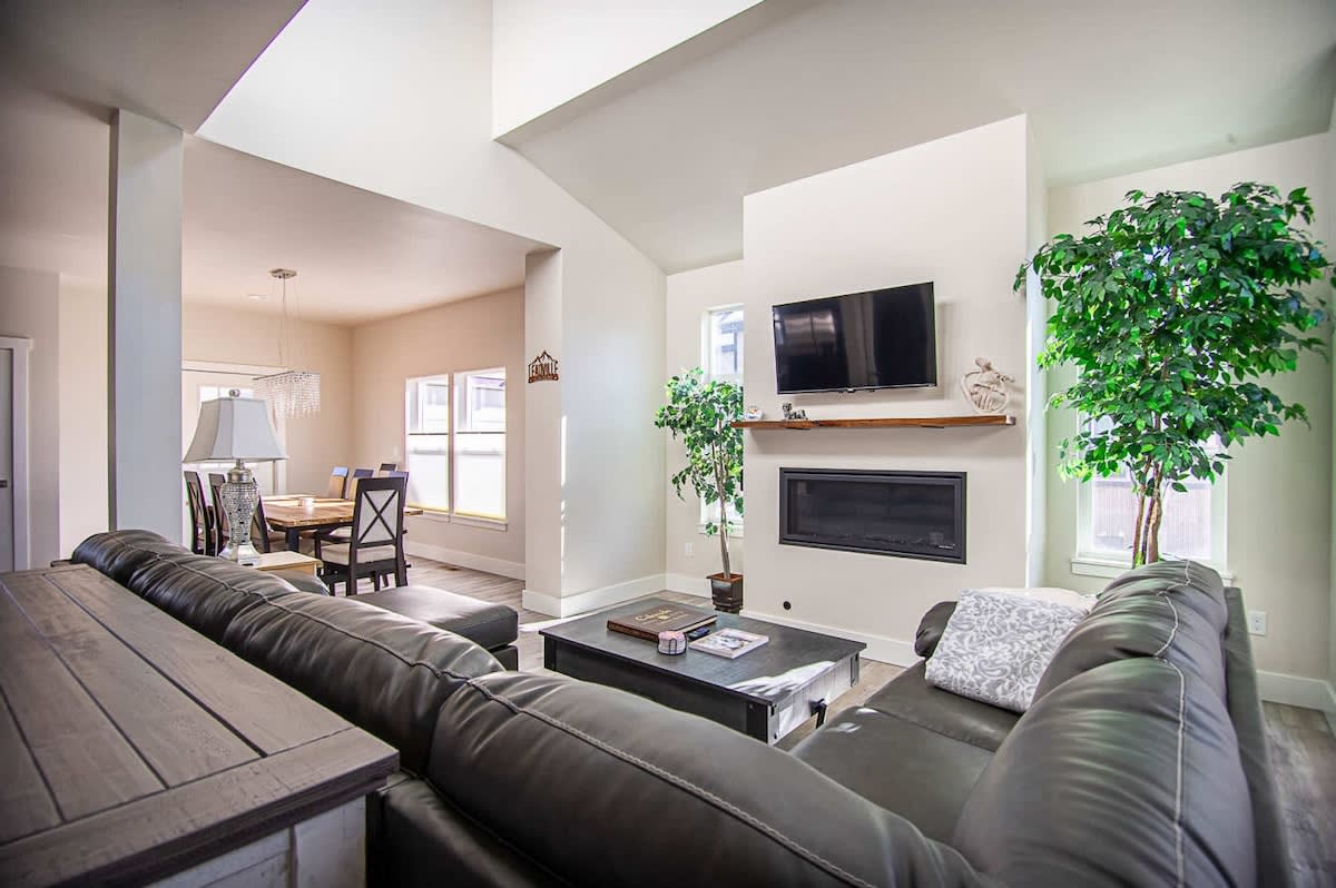4BR Mountain Home | Fireplace, King Beds, Fast Wi-Fi — Leadville, CO — vacation rental