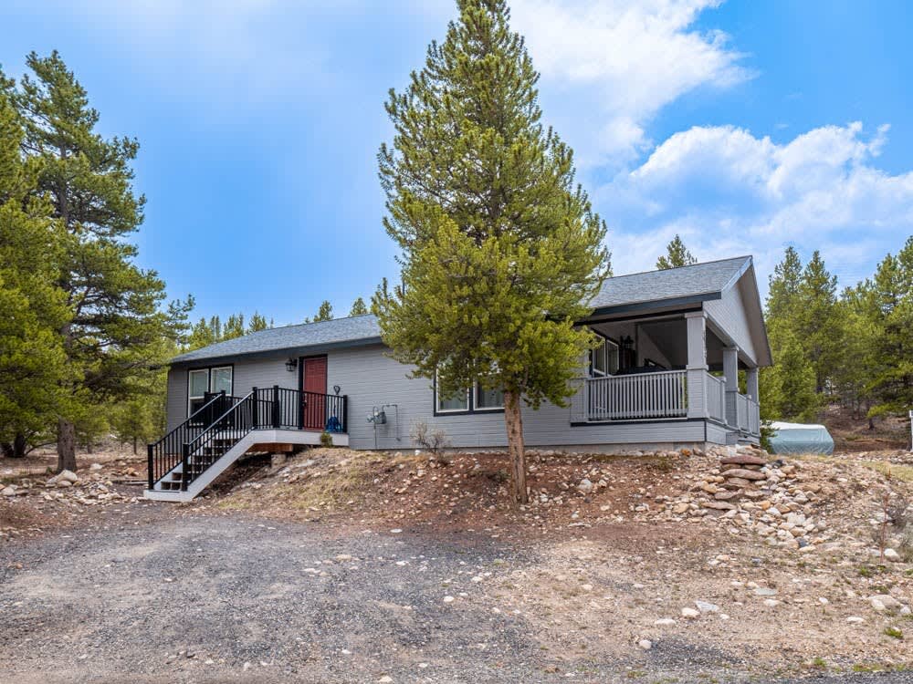3BR Mountain View - Covered Patio - Pet Friendly — Leadville, CO — vacation rental