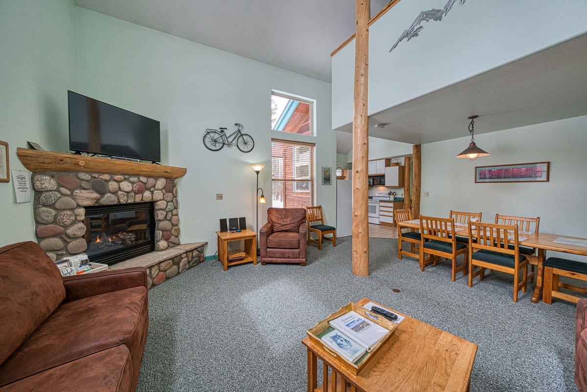 Cozy Cabin, 2BR w/ Loft Cabin - BBQ — Leadville, CO — vacation rental