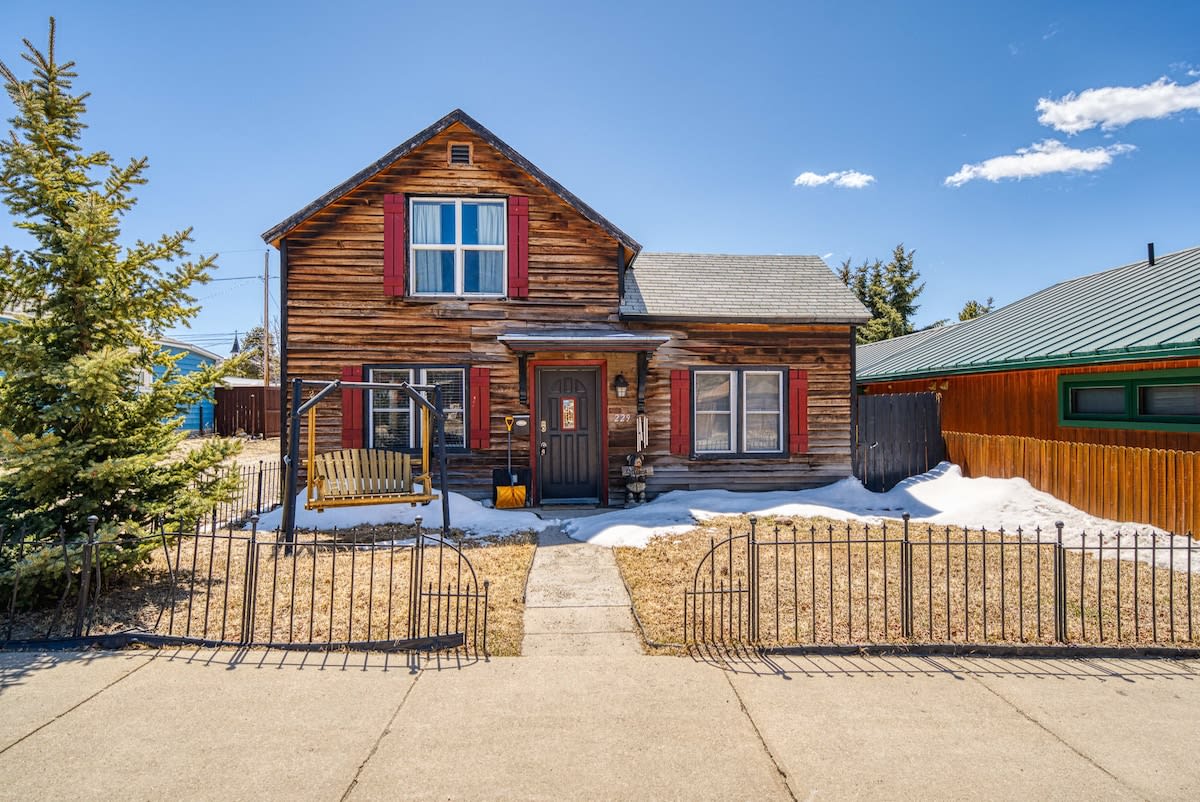 4BR - Pet Friendly, Near Cooper Mountain - 9 Guest — Leadville, CO — vacation rental