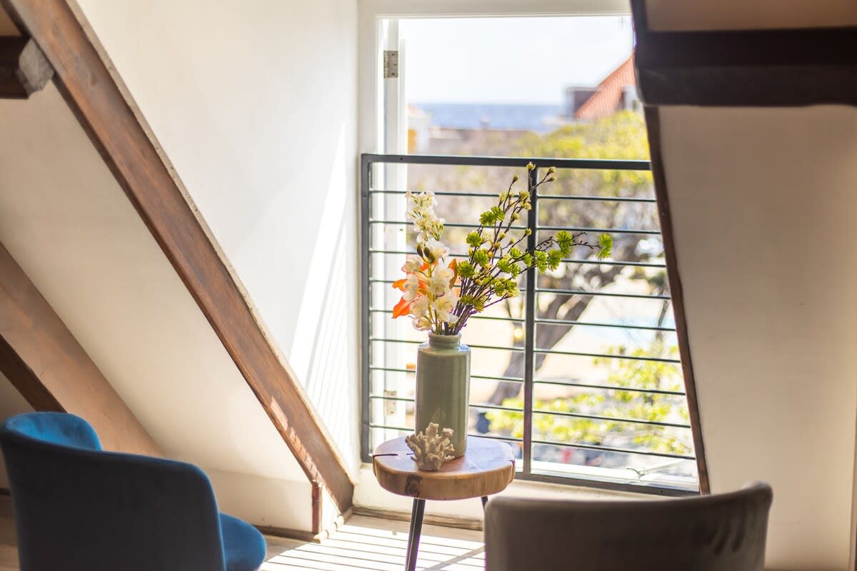 3BR Duplex with City Views in Heart of Willemstad 2