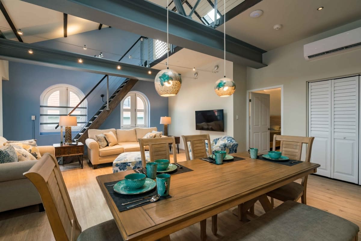 The Yellow House - Renovated Monumental Penthouse — Willemstad — vacation rental