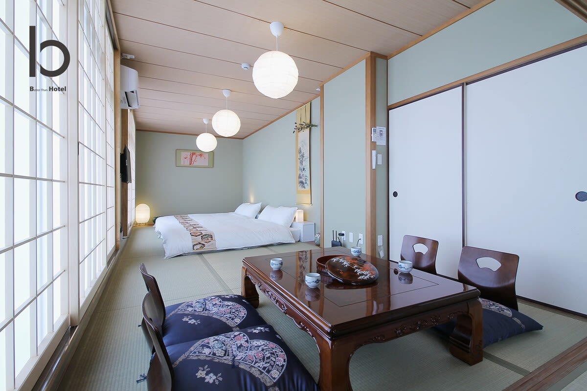 Spacious 2 bedroom Japanese Apt for 10 ppl 401 — Hiroshima City, Hiroshima — vacation rental