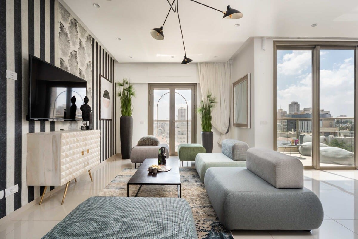 Elite 2 bedroom 2 bath Haneviim Court photo 5
