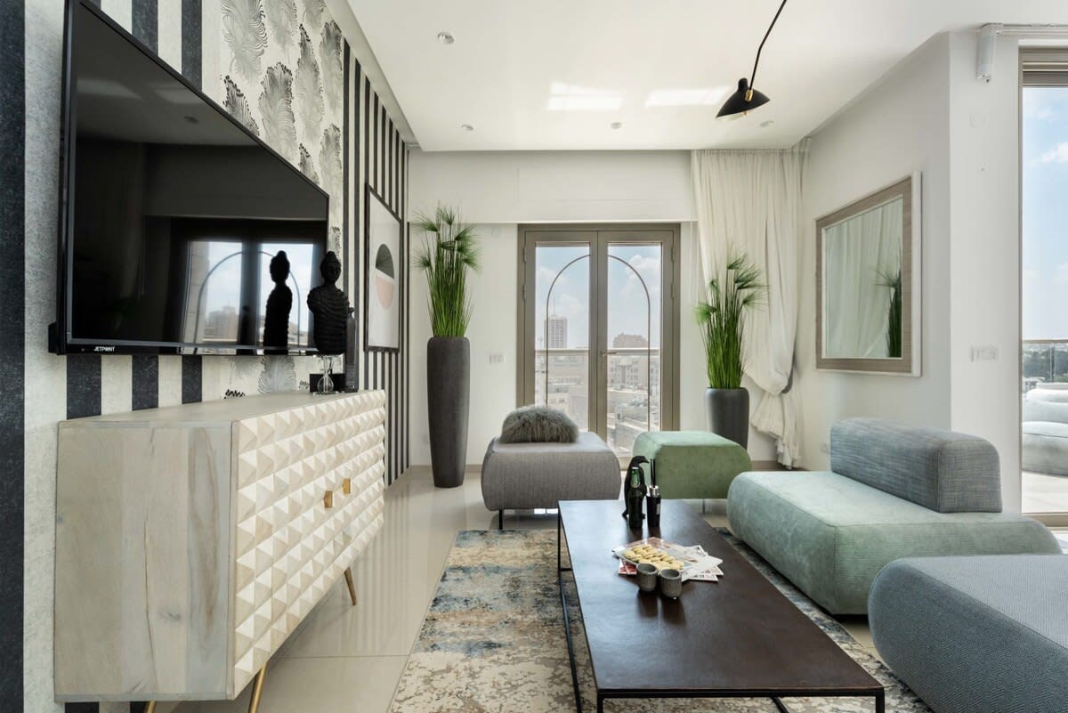 Elite 2 bedroom 2 bath Haneviim Court photo 8