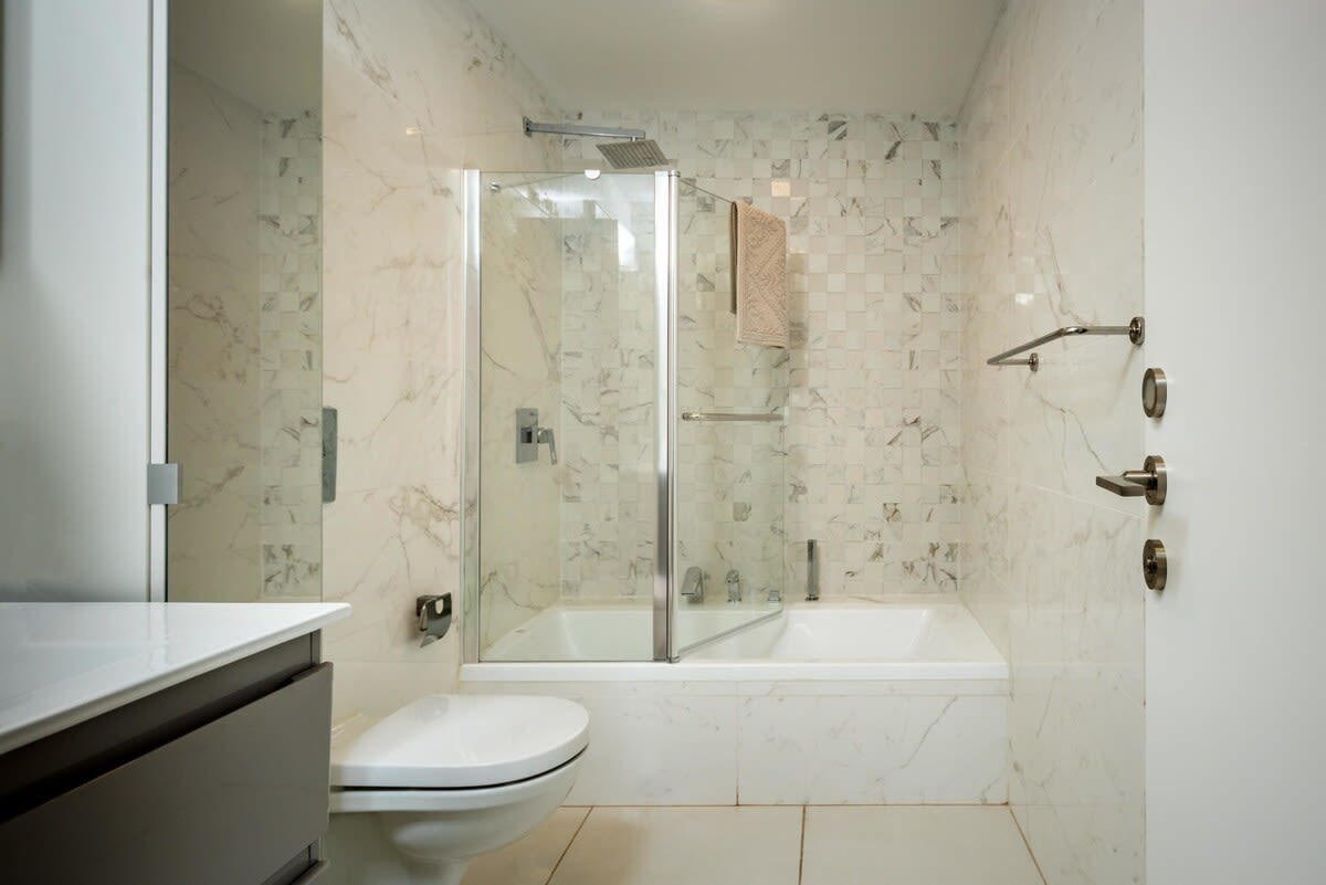 Elite 2 bedroom 2 bath Haneviim Court photo 29